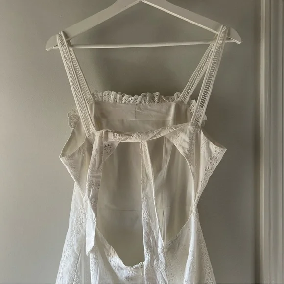 Finders keepers white eyelet lace open back mini dress women’s small - Picture 10 of 13